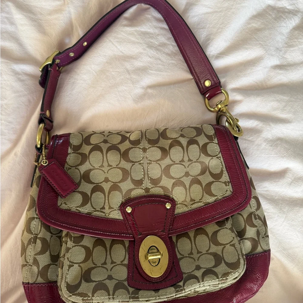 Coach Legacy Ali Flap bag- Shoulder Bag in Khaki and Burgundy